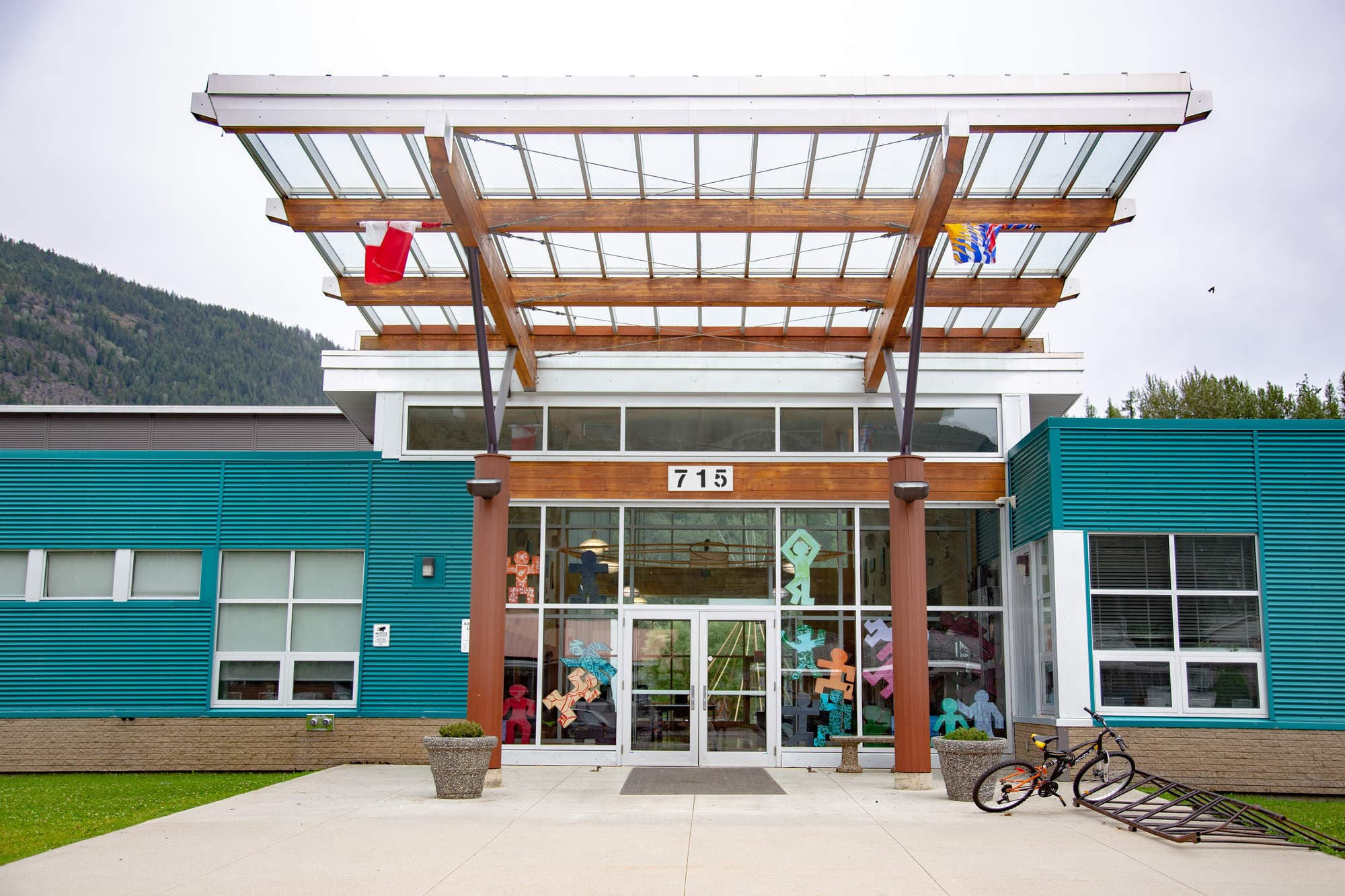 Salmo Secondary