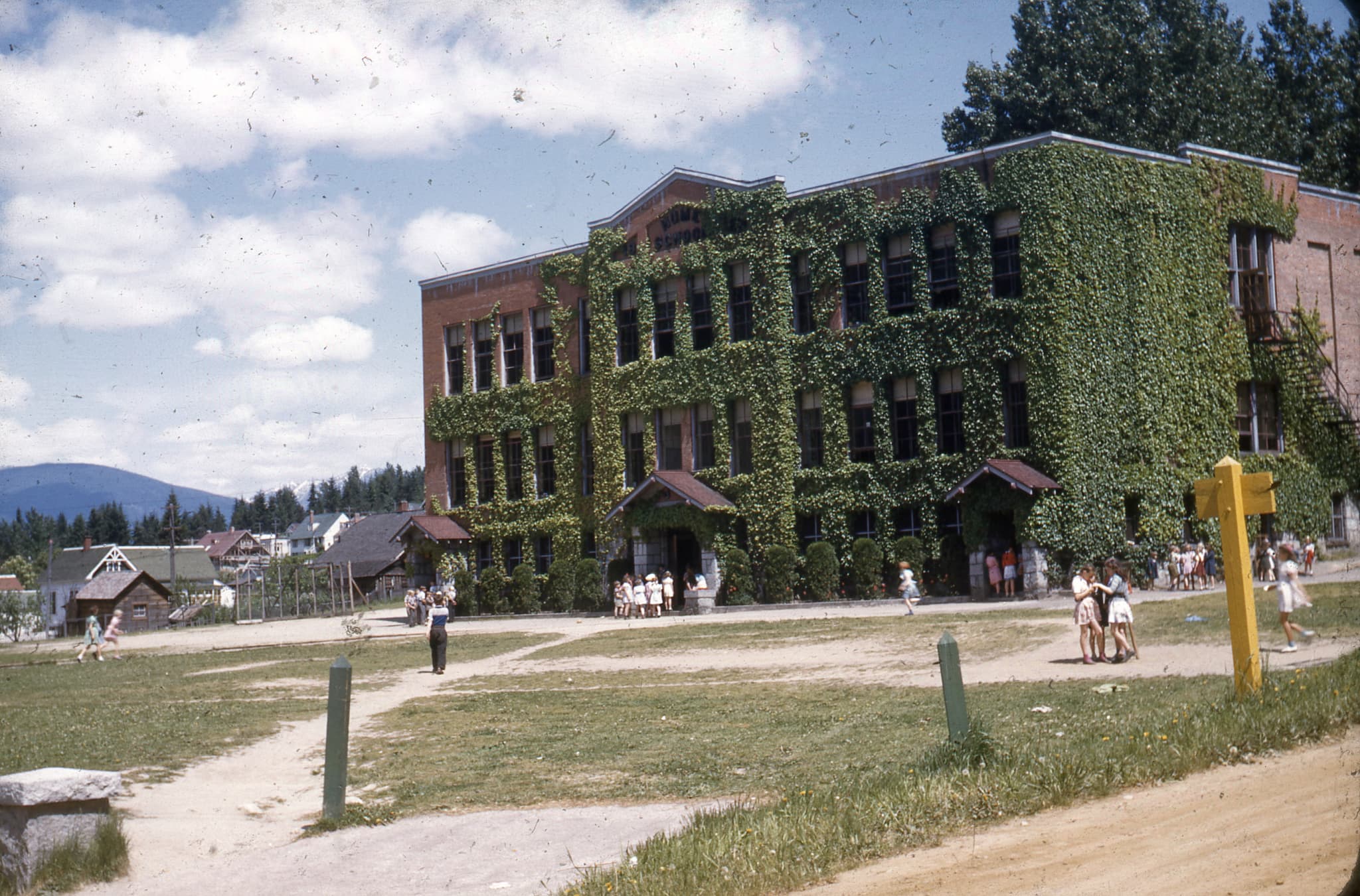 Hume School to Celebrate 100 Years in June